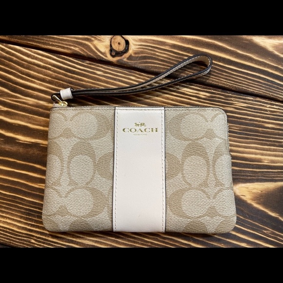 𝅺Coach Corner Zip Wristlet - Picture 1 of 4